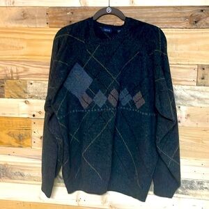 IZOD size Large gray argyle acrylic/lambswool crewneck sweater